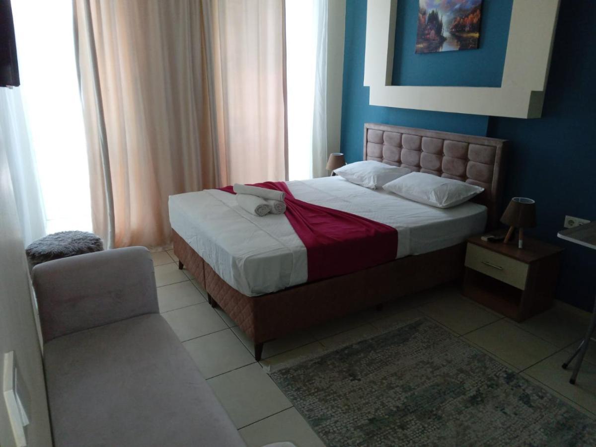 Daisy Hotel